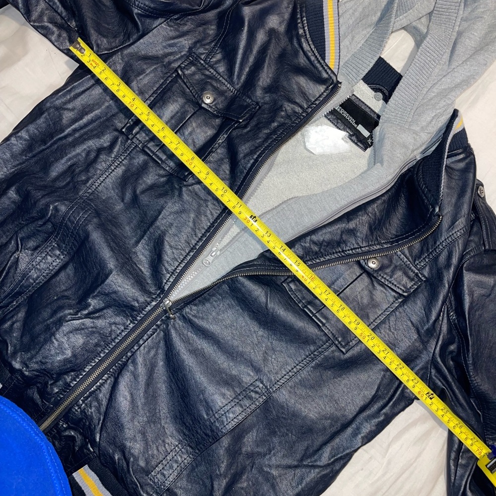 Foreign Exchange Jacket - Picture 5 of 12